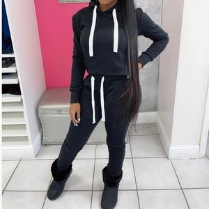 BLACK CROPPED TOP WITH HIGH WAIST JOGGERS